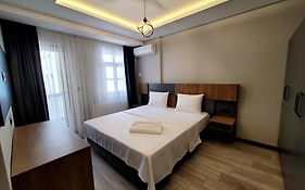 Levent Apart